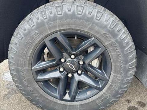 Used 2019 Chevrolet Silverado 1500 LT Trail Boss AWD/4WD image 27