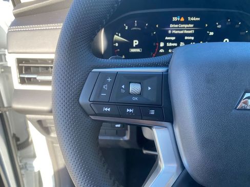 New 2026 Mitsubishi Outlander SE image 16