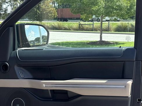 Used 2024 Ford Expedition Max Limited RWD image 35