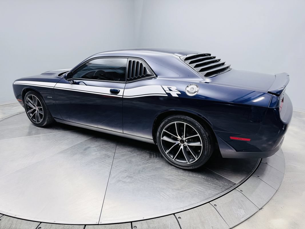 Used 2017 Dodge Challenger R/T RWD image 7