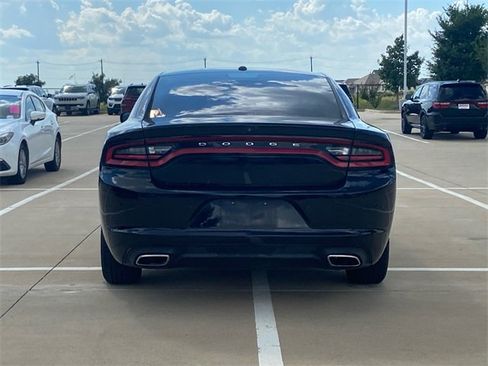 Used 2019 Dodge Charger SXT image 7