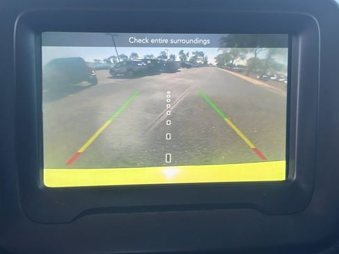 Used 2018 Jeep Renegade Altitude image 22