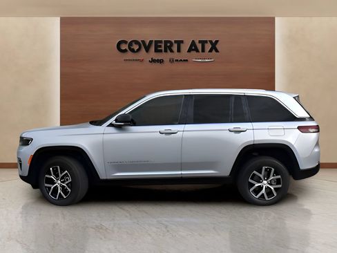 Used 2024 Jeep Grand Cherokee Limited AWD/4WD image 2