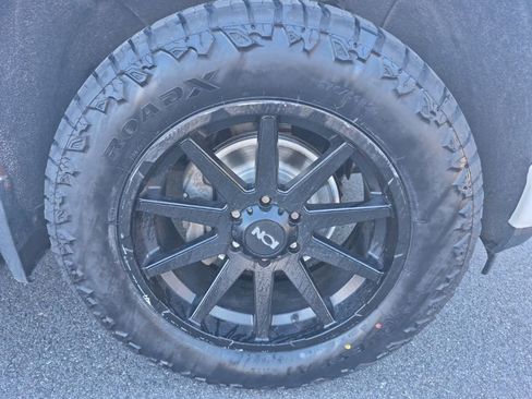 Used 2021 Chevrolet Silverado 1500 High Country w/ Z71 Off-Road Package image 9