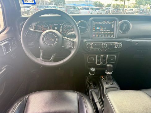 Used 2023 Jeep Gladiator Sport AWD/4WD image 8