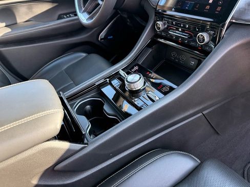 Used 2023 Jeep Grand Cherokee Overland w/ Luxury Tech Group IV image 44