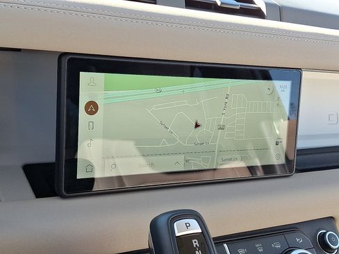 Used 2022 Land Rover Defender 110 SE image 17