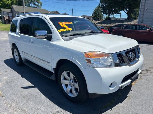 Used 2014 Nissan Armada SL w/ Moonroof Package AWD/4WD image 4