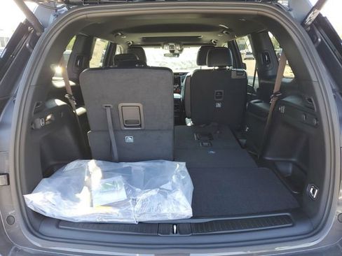 New 2025 Jeep Grand Cherokee L Altitude image 6