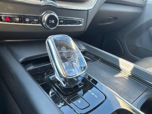 Used 2022 Volvo XC60 B5 Inscription AWD/4WD image 11