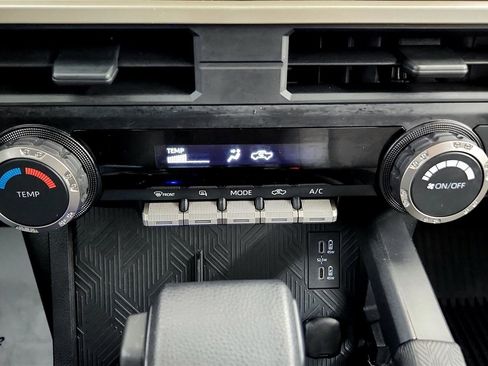 Certified 2025 Toyota Tacoma SR5 image 37