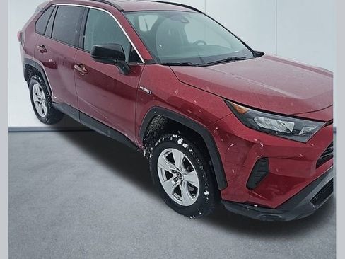 Used 2020 Toyota RAV4 LE w/ Carpet Mat Package image 1