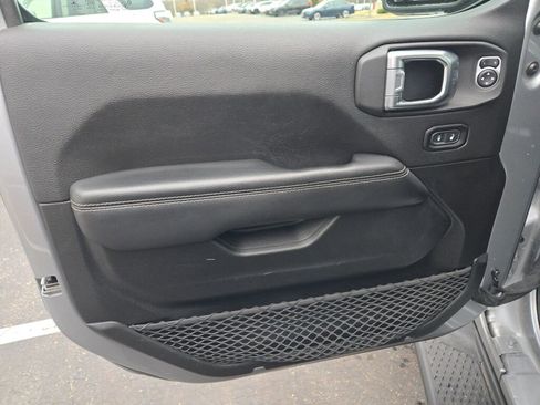 Used 2020 Jeep Gladiator Overland image 19