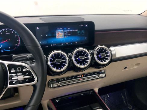 Certified 2022 Mercedes-Benz GLB 250 4MATIC image 25