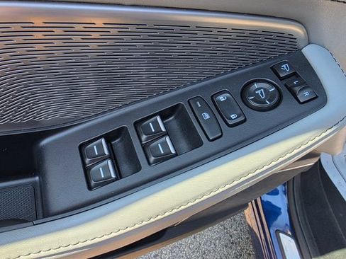 Used 2023 Acura MDX SH-AWD w/ Advance Package image 25