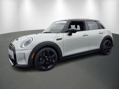 Used 2022 MINI Cooper S image 3