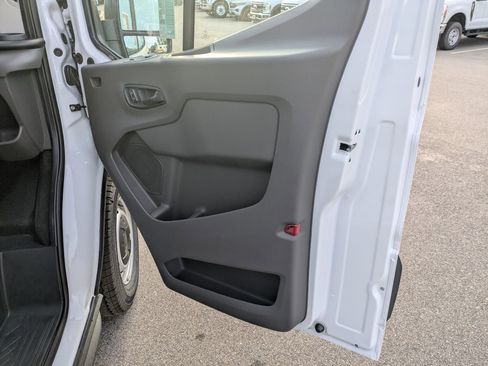New 2026 Ford Transit 250 148 Medium Roof RWD image 32