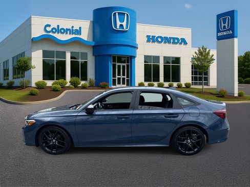 Used 2025 Honda Civic Sport image 3