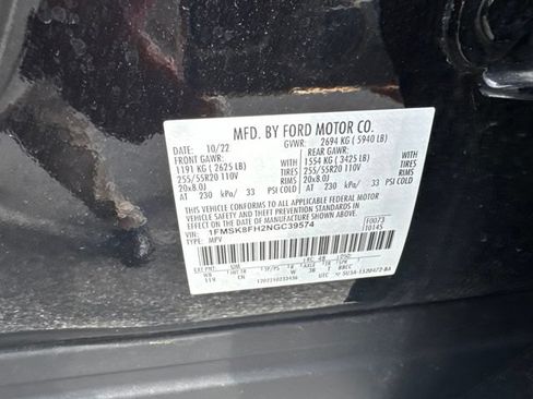 Used 2022 Ford Explorer Limited w/ Equipment Group 301A AWD/4WD image 36