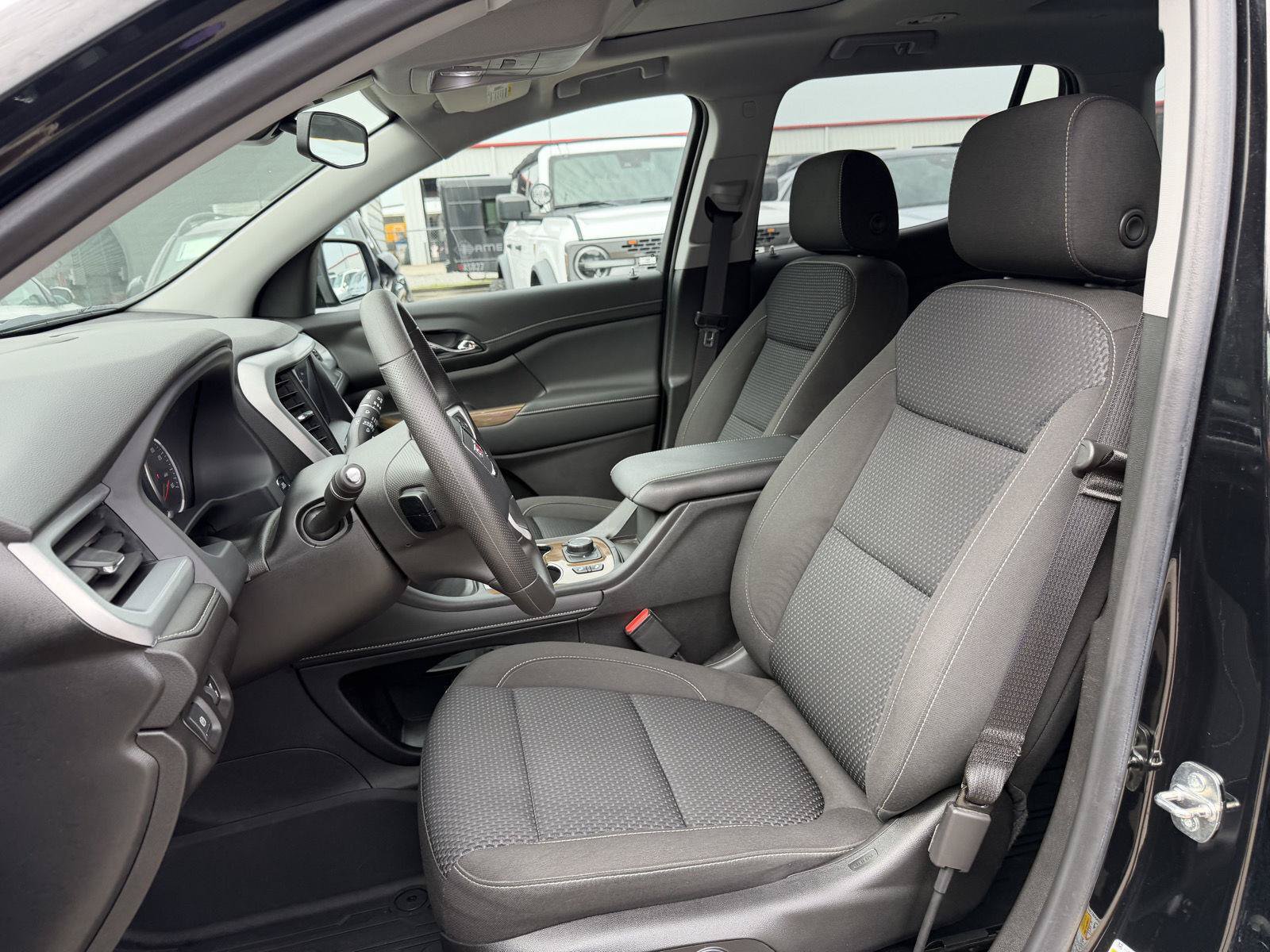 Used 2021 GMC Acadia SLE w/ Driver Convenience Package FWD image 8