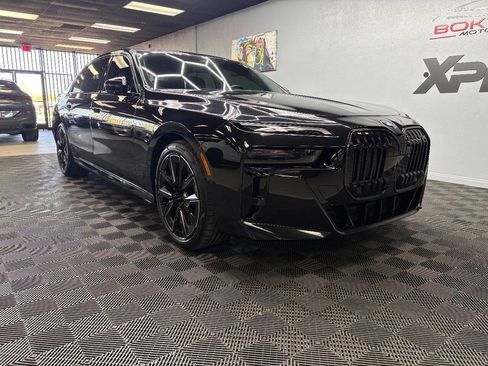 Used 2025 BMW 740i w/ Premium Package image 3