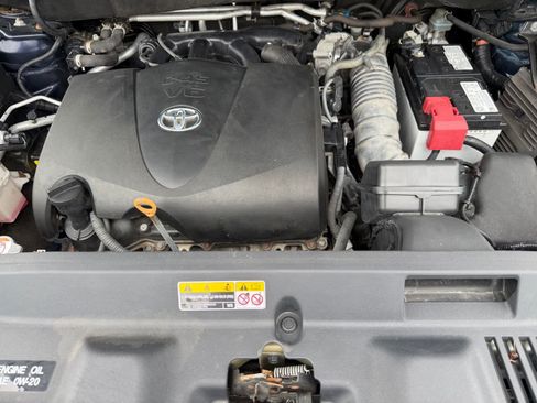 Used 2022 Toyota Highlander XSE AWD/4WD image 8