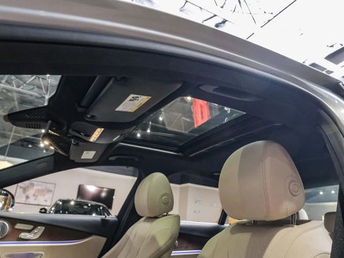 Used 2017 Mercedes-Benz E 300 image 5