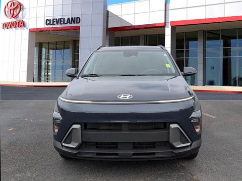 Used 2025 Hyundai Kona SEL FWD image 3