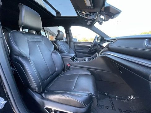 Used 2021 Jeep Grand Cherokee L Overland w/ Luxury Tech Group IV image 32