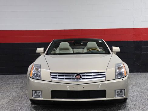 Used 2006 Cadillac XLR image 11