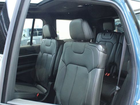 New 2026 Jeep Grand Cherokee L Limited w/ Limited Altitude Package AWD/4WD image 31