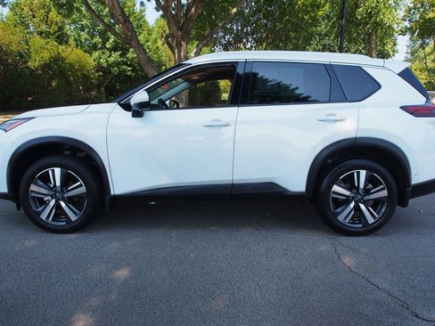 Used 2024 Nissan Rogue SL FWD image 4