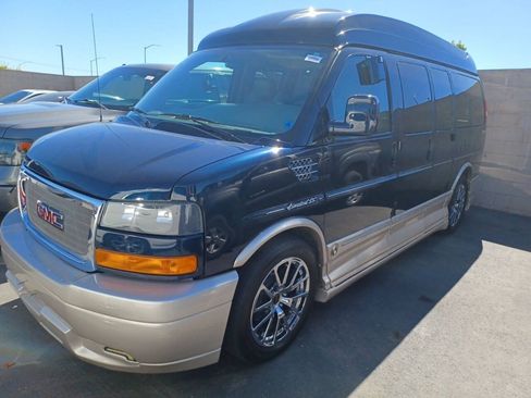 Used 2014 GMC Savana 1500 RWD image 2
