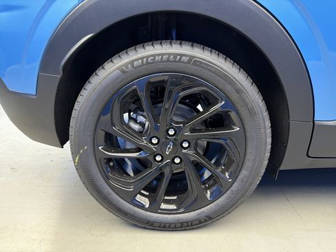 New 2027 Chevrolet Bolt RS w/ Technology Package FWD image 9
