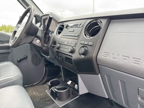 Used 2016 Ford F250 XL w/ Camper Package RWD image 12