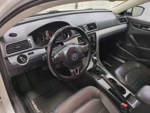 Used 2013 Volkswagen Passat TDI SE FWD image 15