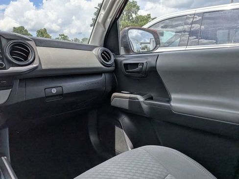 Used 2022 Toyota Tacoma SR5 w/ Technology Package RWD image 15