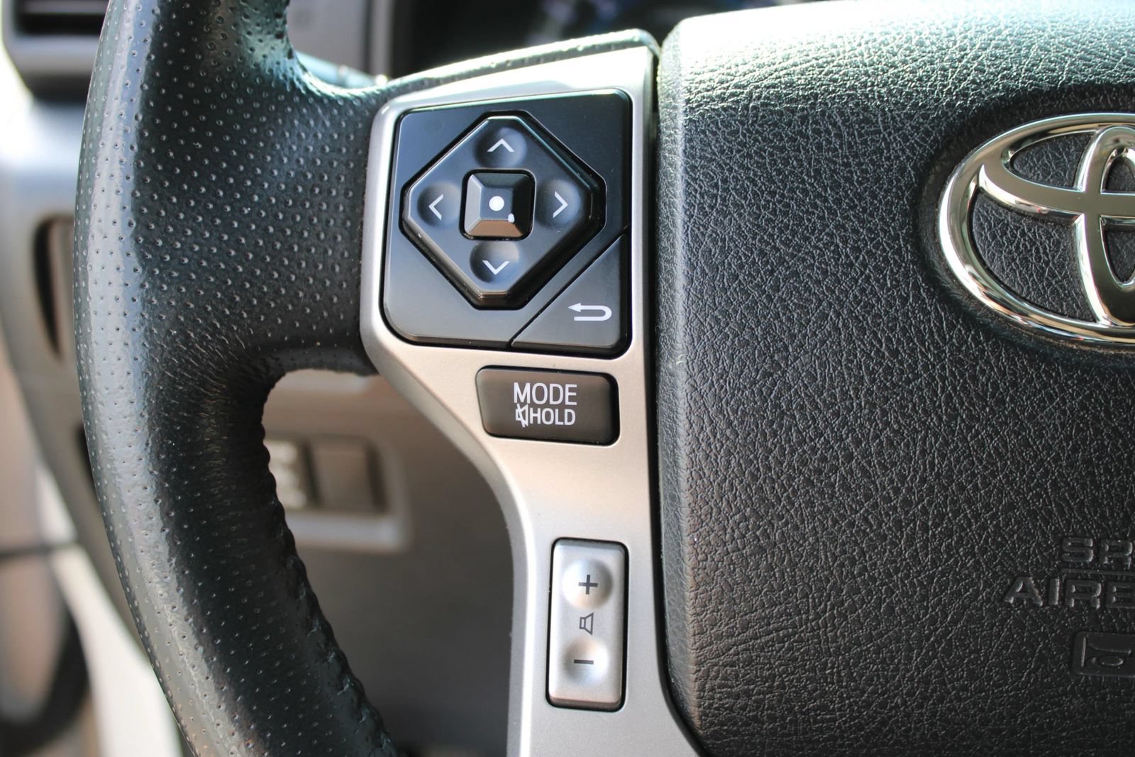 Used 2019 Toyota 4Runner SR5 AWD/4WD image 29