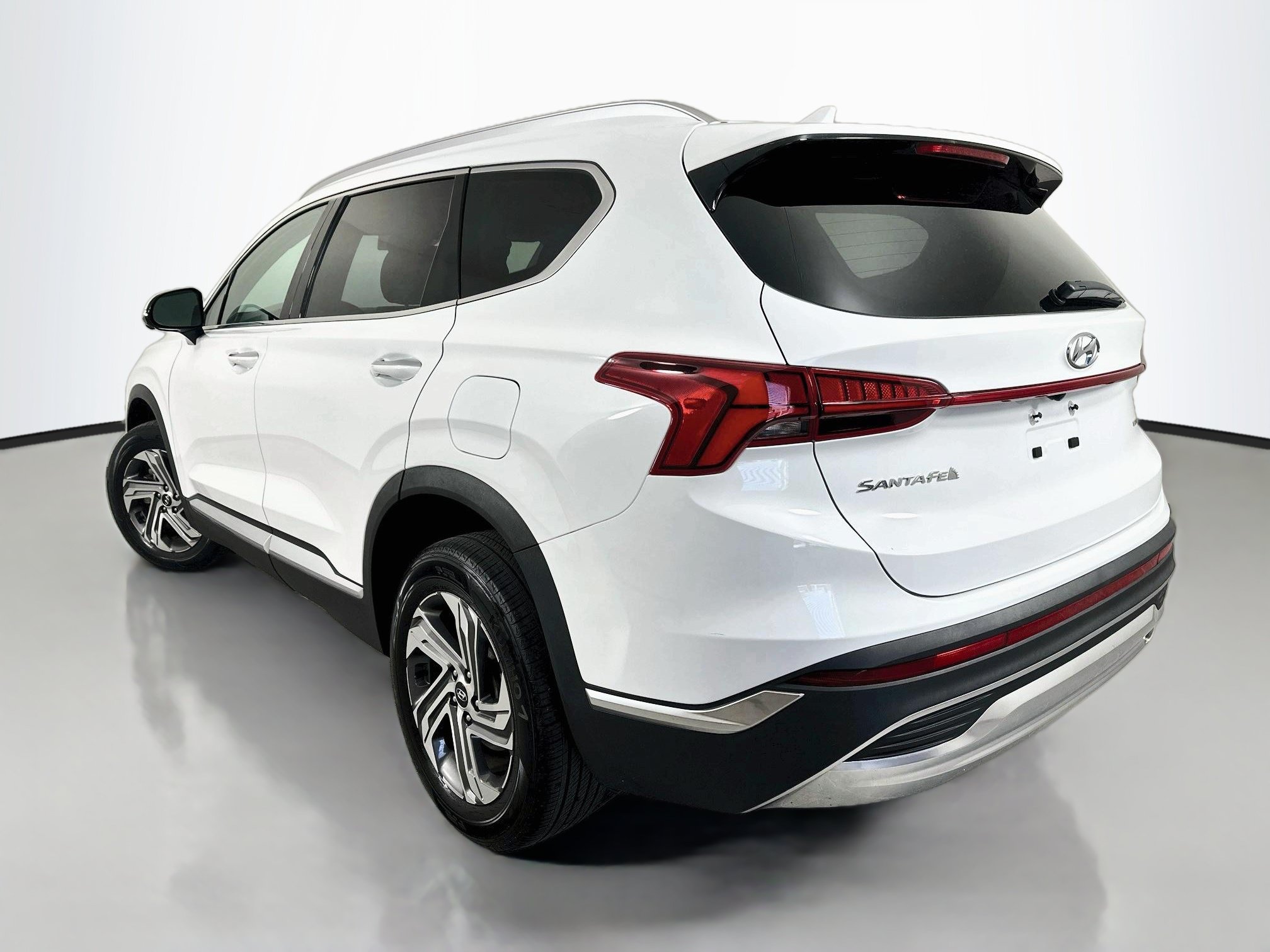 Certified 2023 Hyundai Santa Fe SEL w/ Premium Package AWD/4WD image 5