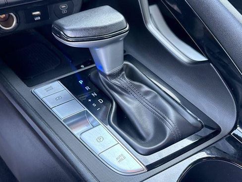 Used 2025 Hyundai Elantra Limited FWD image 22