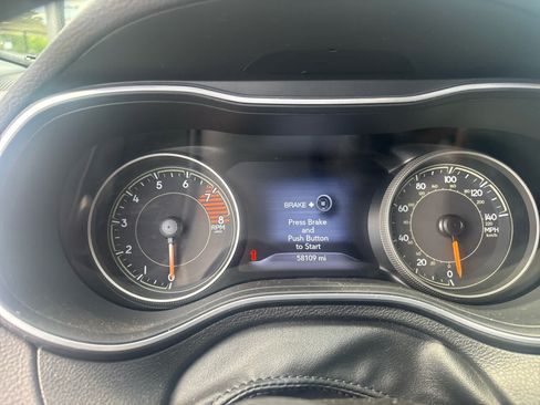 Used 2022 Jeep Cherokee Latitude Lux AWD/4WD image 4