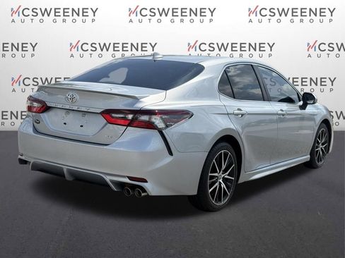 Used 2022 Toyota Camry SE FWD image 7