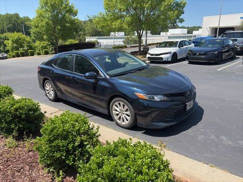 Used 2019 Toyota Camry LE w/ Carpet Mat Package FWD image 13
