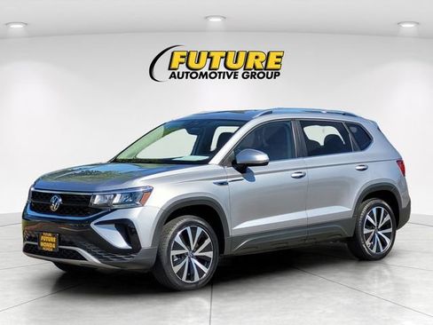 Used 2024 Volkswagen Taos SE FWD image 5