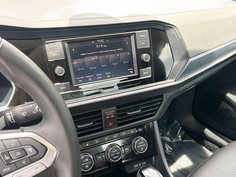 Used 2024 Volkswagen Jetta SE w/ Panoramic Sunroof Package FWD image 25