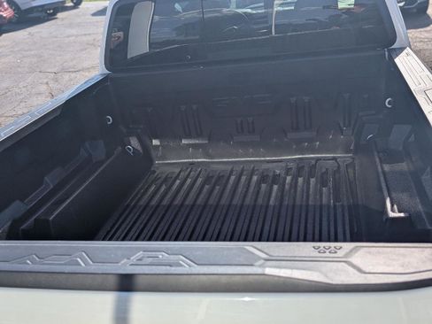 Used 2023 GMC Canyon AT4 w/ AT4 Premium Package AWD/4WD image 17
