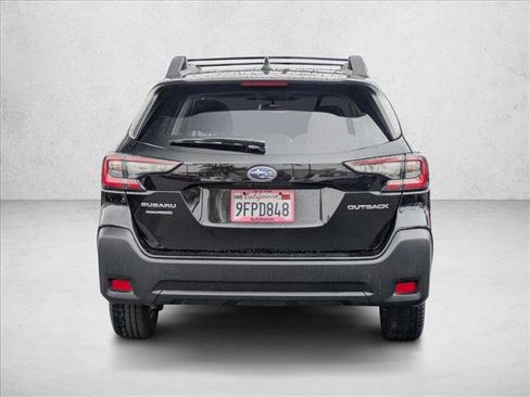 Used 2023 Subaru Outback Premium AWD/4WD image 6