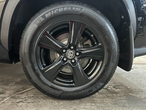 Used 2020 Toyota Highlander LE image 44