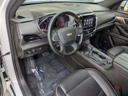 New 2023 Chevrolet Traverse Premier FWD image 12
