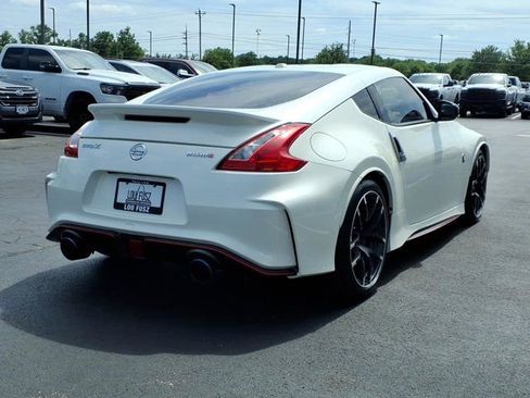 Used 2015 Nissan 370Z NISMO RWD image 23